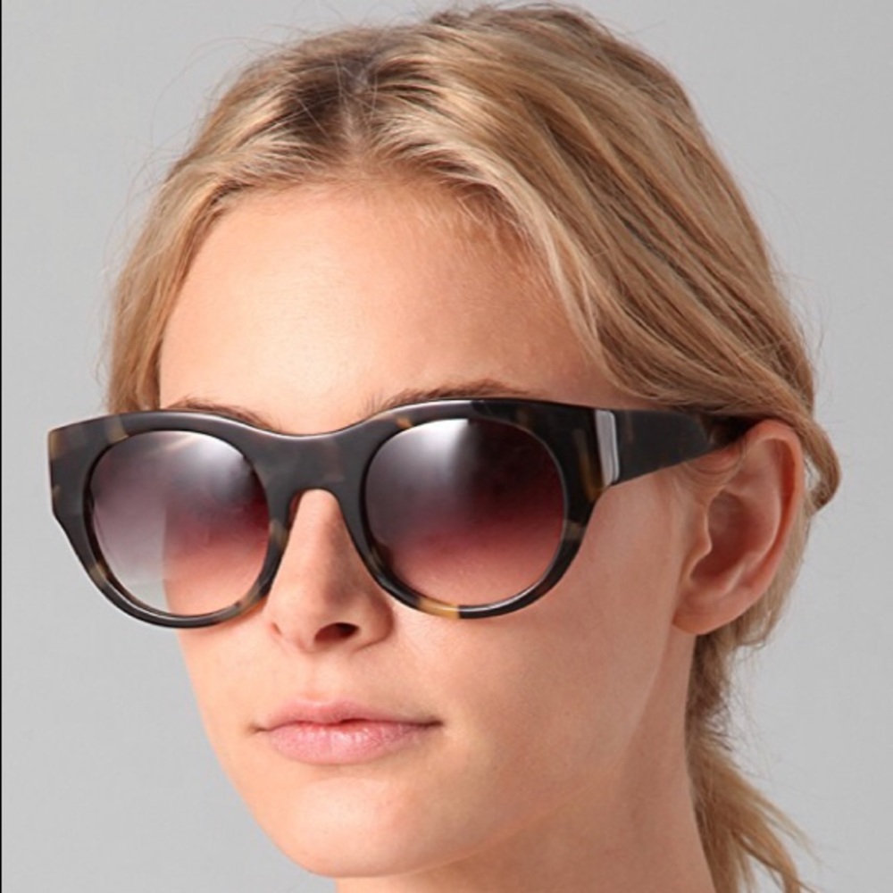 ELIZABETH + JAMES Catty Round Sunnies - EXCELLENT!